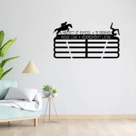 Lovas és RG éremtartó motivációs idézettel