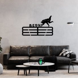 Cselgáncs éremtartó női figurákkal