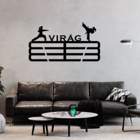Karatés éremtartó női figurákkal v2