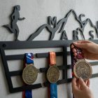 Minimalista futós éremtartó fekete fém kivitelben