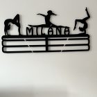 Gimnasztika éremtartó névvel – matt fekete acél, gyerekszoba falán lógatva