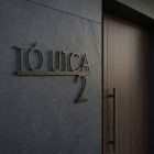 Elegáns utcanévtábla és házszám egyben