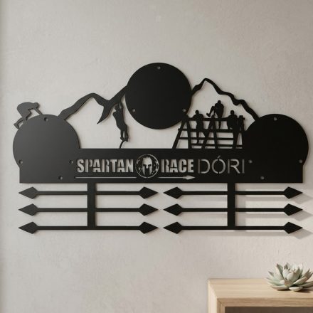Spartan éremtartó névvel és 3 Trifectával – acél fali dekoráció