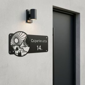 Négyzetes utcatábla napfelkelte