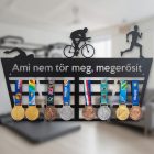 Triatlonos éremtartó szöveggel