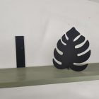 Standing leaf decoration