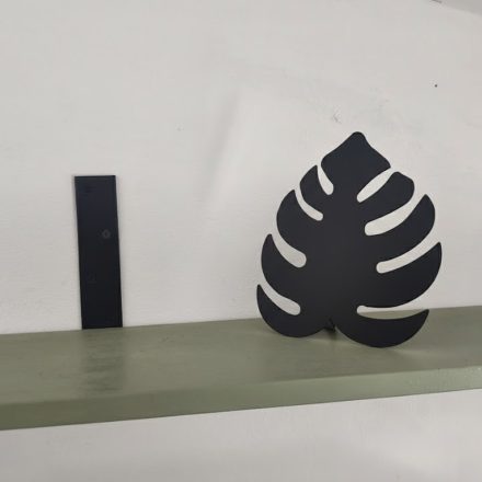 Standing leaf decoration