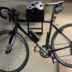 Modern fali biciklitartó