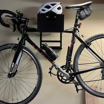 Modern fali biciklitartó