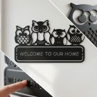 Lézerrel vágott acél Welcome Home tábla felszíne közelről, porfestett matt textúra